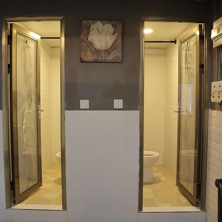 Hi Backpackers Hostel Хонконг Екстериор снимка